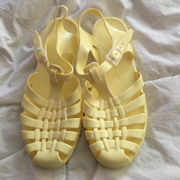 yellow jelly shoes